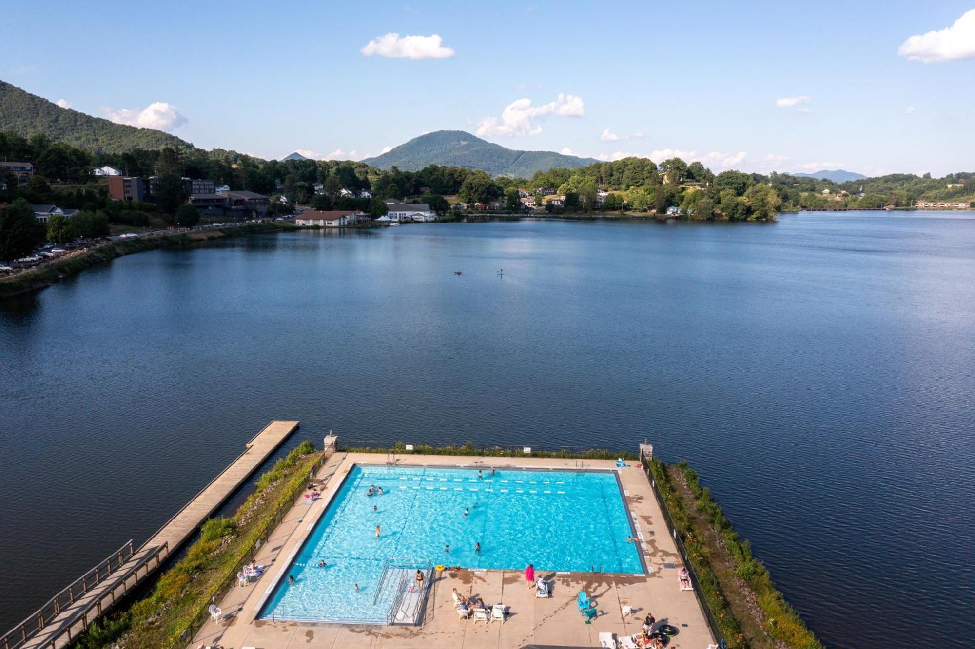 English Roses Lake Junaluska 外观 照片